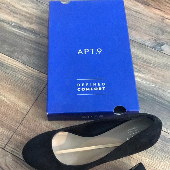 Heels - Picture 3 of 4